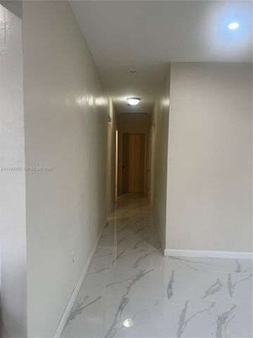 395 NE 112th St, Miami, FL 33161