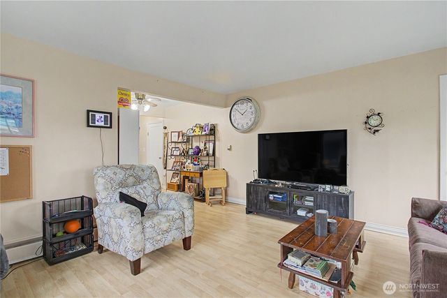 1409 9th Avenue, Longview, WA 98632