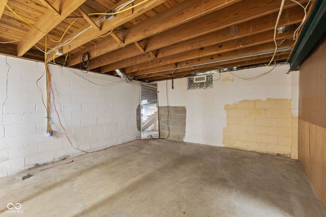 7104 Combs Road, Indianapolis, IN 46237