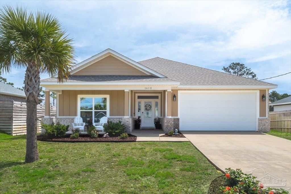 1612 Ponderosa Dr, Gulf Breeze, FL 32566