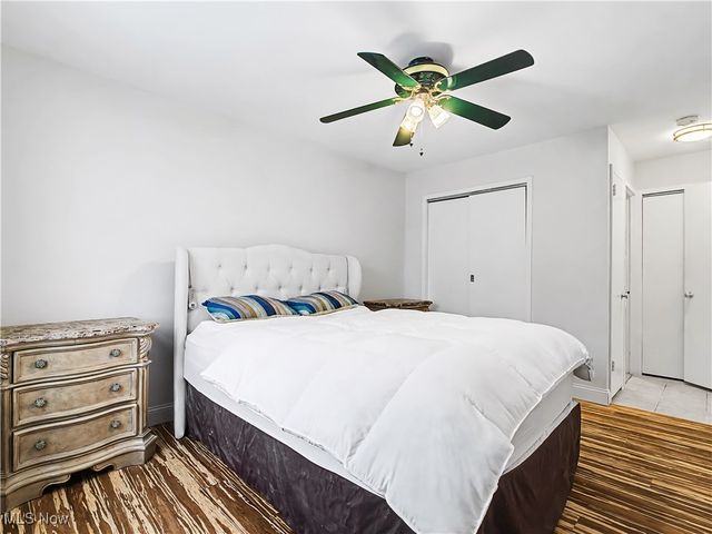 11850 Edgewater Drive 512, Lakewood, OH 44107