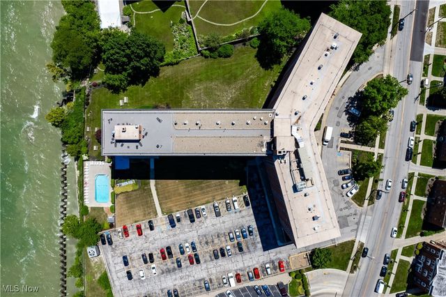 11850 Edgewater Drive 512, Lakewood, OH 44107