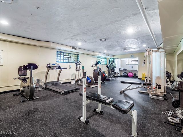 11850 Edgewater Drive 512, Lakewood, OH 44107