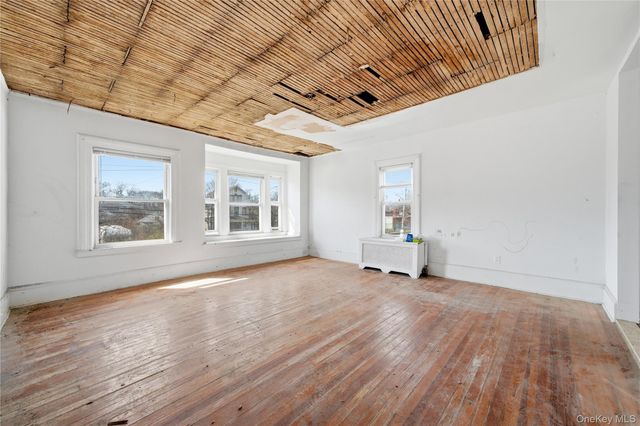 1046 Dickens Street, Far Rockaway, NY 11691