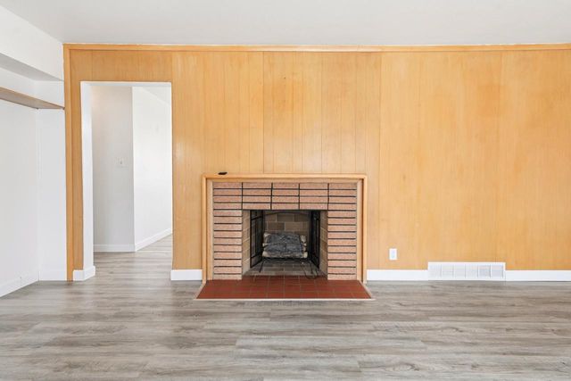 7216 W Layton AVENUE, Greenfield, WI 53220