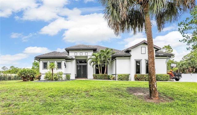 291 10th ST SE, Naples, FL 34117