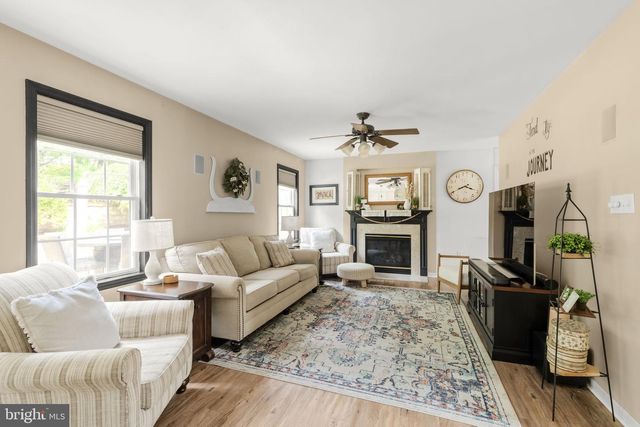 213 WILLOW DR, Denver, PA 17517