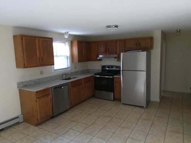 15 Catalpa Circle 1, Worcester, MA 01603