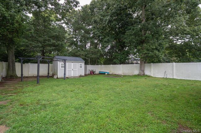 75 Westminster Drive, Shirley, NY 11967