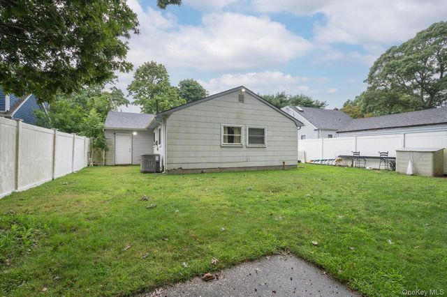 75 Westminster Drive, Shirley, NY 11967