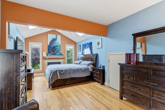 48 Thelma Ave, Somerset, MA 02726