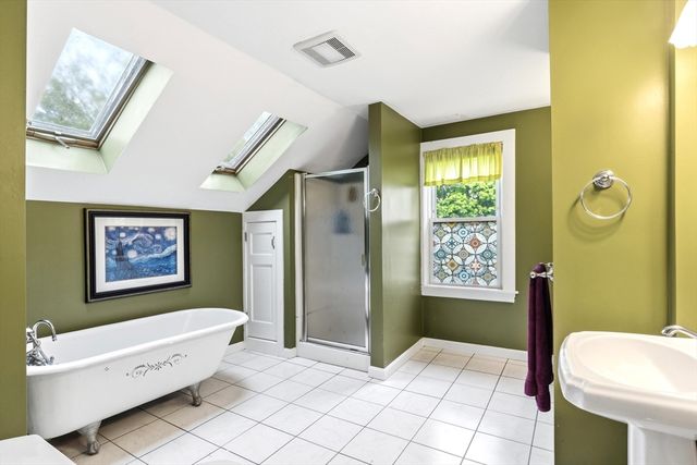 48 Thelma Ave, Somerset, MA 02726
