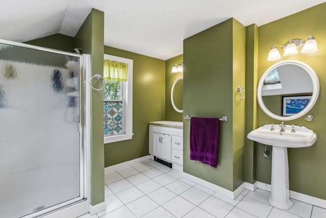 48 Thelma Ave, Somerset, MA 02726