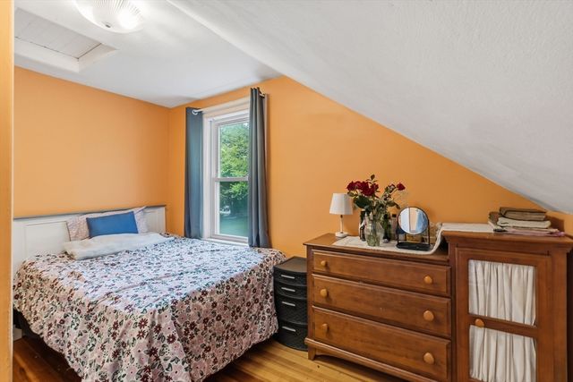 48 Thelma Ave, Somerset, MA 02726