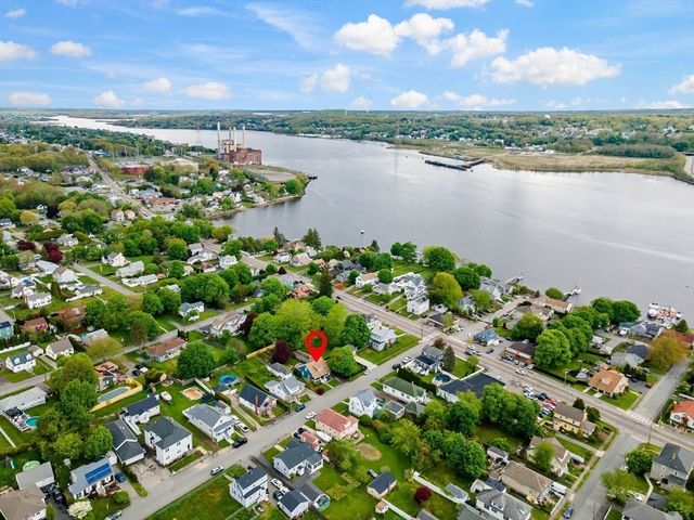 48 Thelma Ave, Somerset, MA 02726