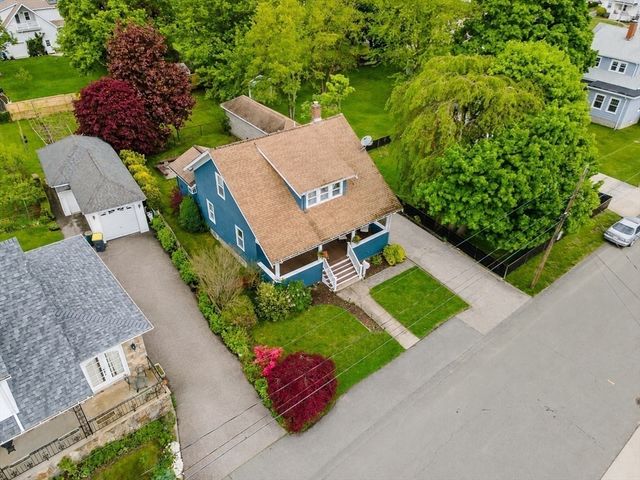 48 Thelma Ave, Somerset, MA 02726