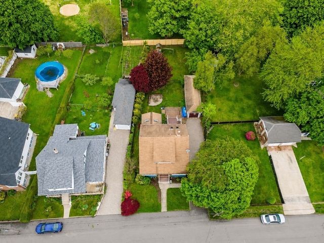 48 Thelma Ave, Somerset, MA 02726