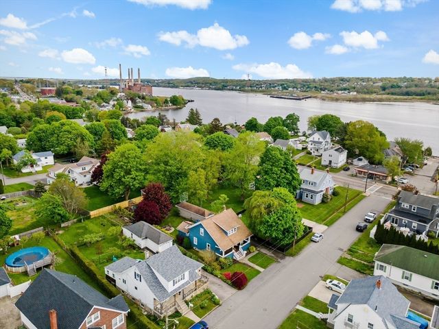 48 Thelma Ave, Somerset, MA 02726