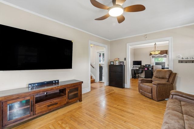 48 Thelma Ave, Somerset, MA 02726