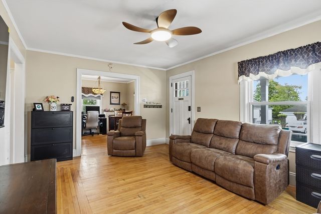 48 Thelma Ave, Somerset, MA 02726