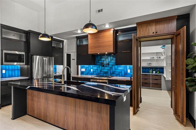 1011 NW Vaughn Road, Bentonville, AR 72713