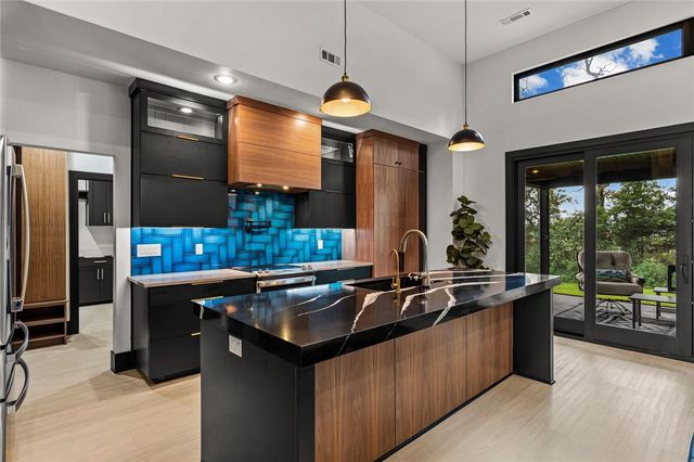 1011 NW Vaughn Road, Bentonville, AR 72713