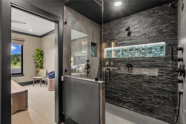 1011 NW Vaughn Road, Bentonville, AR 72713