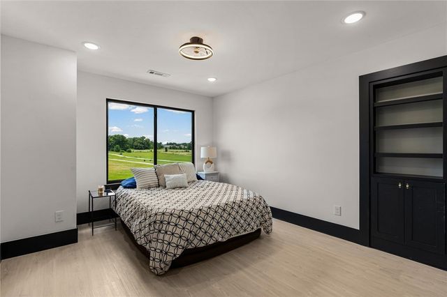1011 NW Vaughn Road, Bentonville, AR 72713