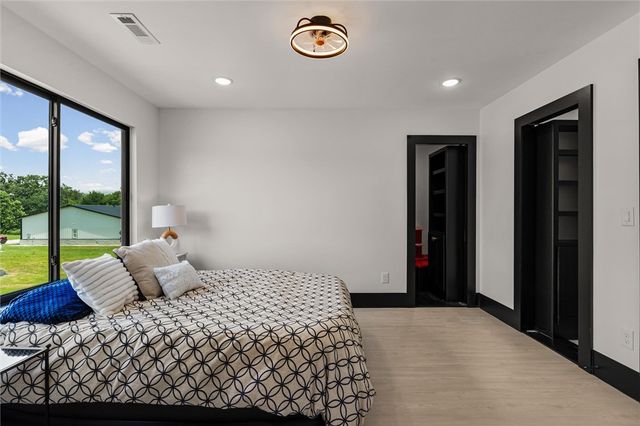1011 NW Vaughn Road, Bentonville, AR 72713