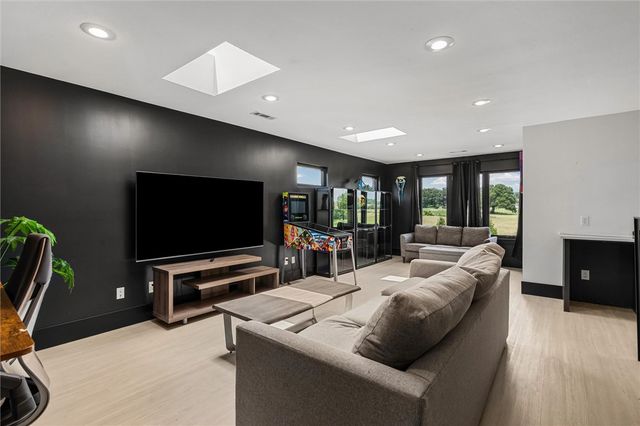 1011 NW Vaughn Road, Bentonville, AR 72713