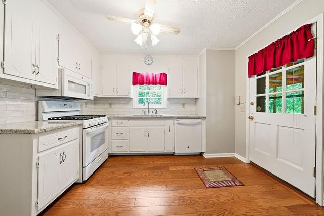 7270 Valley Drive, Winston, GA 30187