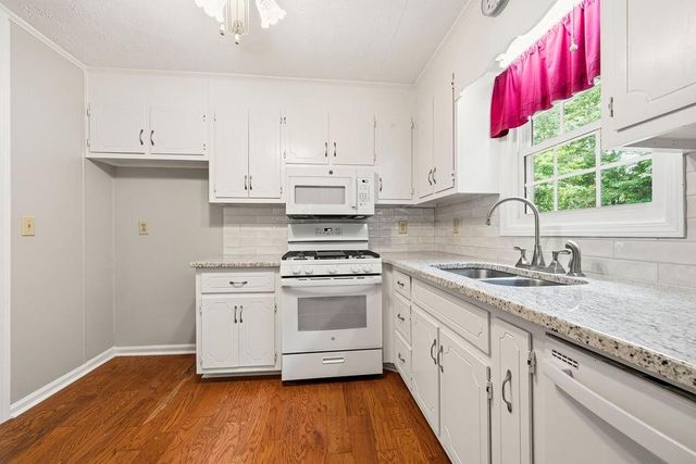7270 Valley Drive, Winston, GA 30187