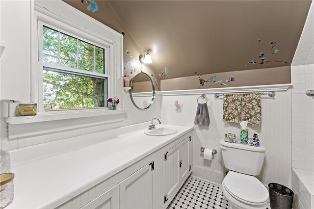 141 Lacrosse St, Edgewood, PA 15218