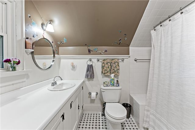 141 Lacrosse St, Edgewood, PA 15218