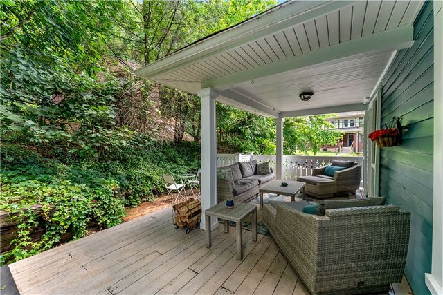 141 Lacrosse St, Edgewood, PA 15218