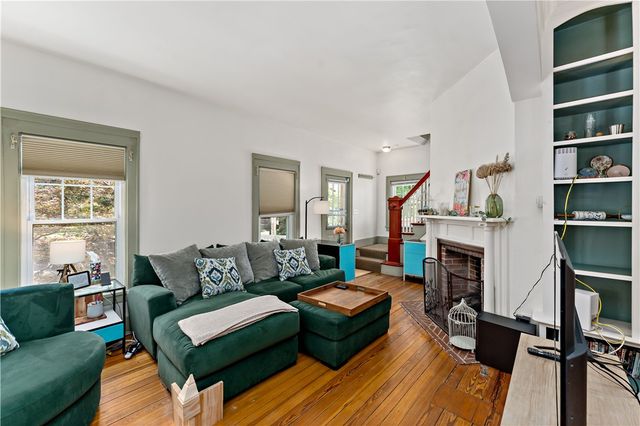 141 Lacrosse St, Edgewood, PA 15218