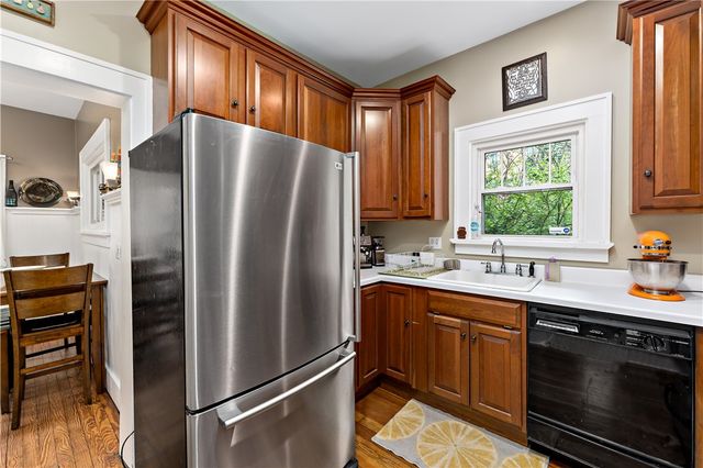 141 Lacrosse St, Edgewood, PA 15218
