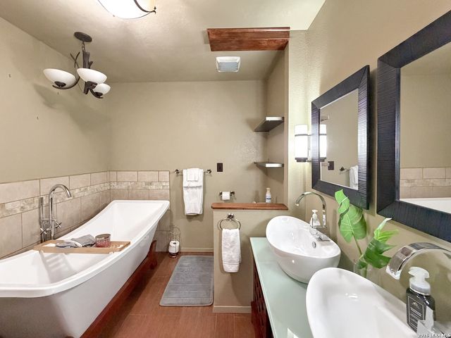 1721 Fm 3424, Canyon Lake, TX 78133