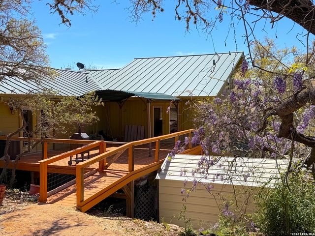 1721 Fm 3424, Canyon Lake, TX 78133