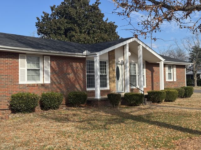 100 Sun Cir, Shelbyville, TN 37160