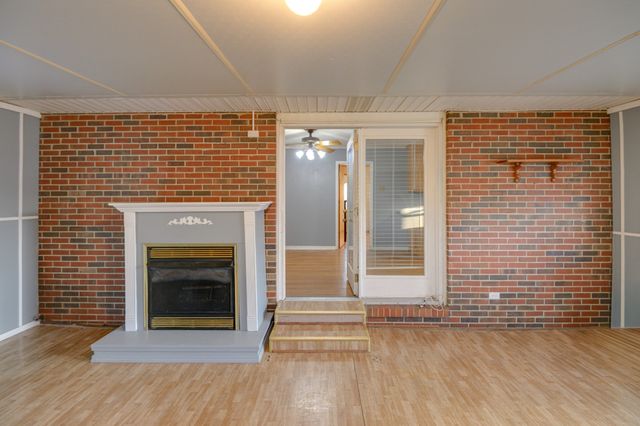 100 Sun Cir, Shelbyville, TN 37160