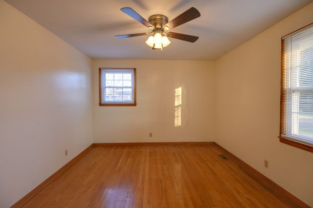 100 Sun Cir, Shelbyville, TN 37160