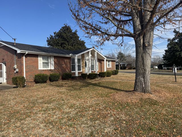 100 Sun Cir, Shelbyville, TN 37160