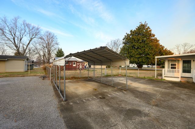 100 Sun Cir, Shelbyville, TN 37160