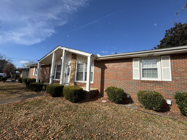 100 Sun Cir, Shelbyville, TN 37160