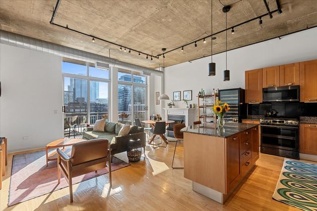 111 S MORGAN Street 823, Chicago, IL 60607