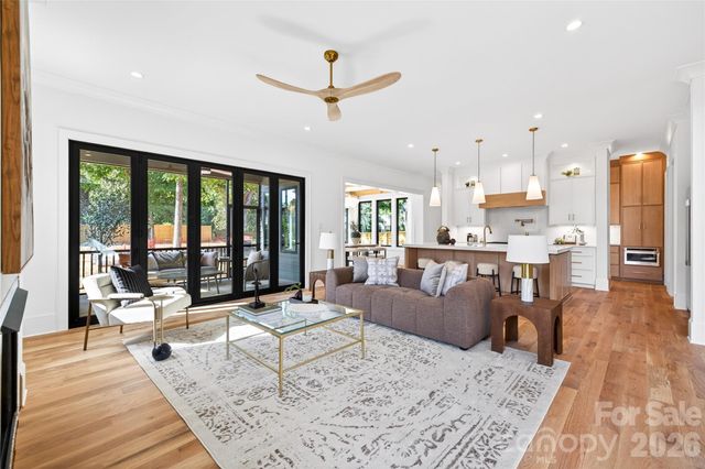 709 Bertonley Avenue, Charlotte, NC 28211