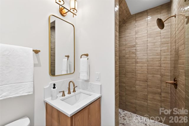 709 Bertonley Avenue, Charlotte, NC 28211