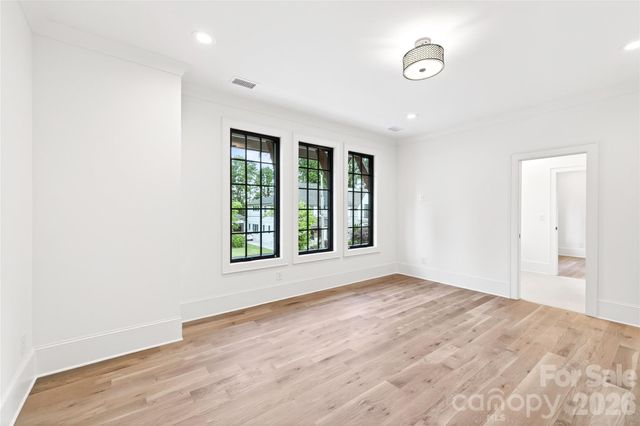 709 Bertonley Avenue, Charlotte, NC 28211