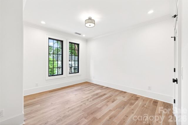 709 Bertonley Avenue, Charlotte, NC 28211
